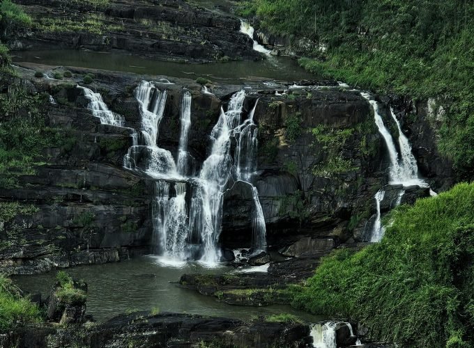 Giverny & Versailles Group Day Trip