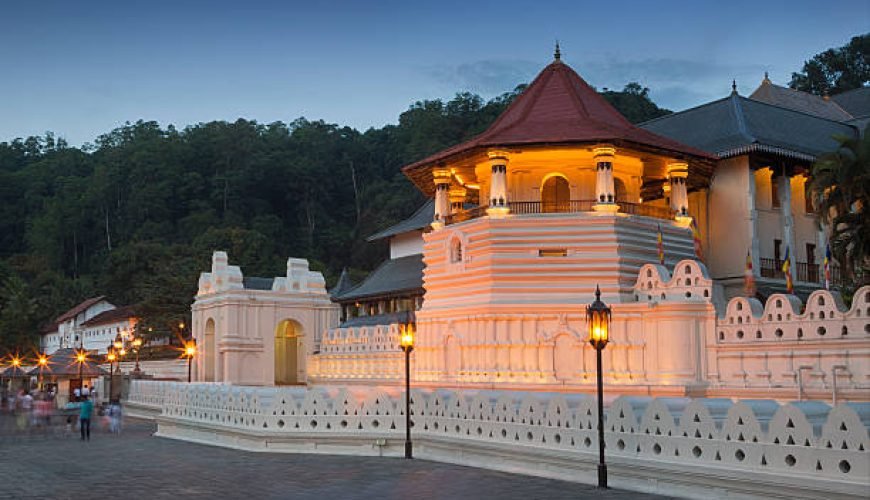 🎋 Spiritual Sri Lanka: Visiting the Country’s Most Sacred Temples