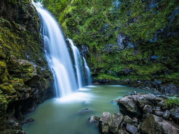 🏊 Sri Lanka’s Natural Pools: The Best Freshwater Swimming Spots